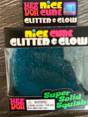 Nice Cube Glitter & Glow Super Solid Squish - Blue